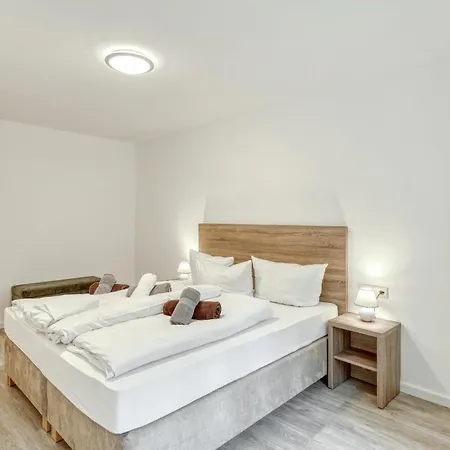 3 Bedroom In Apartment *